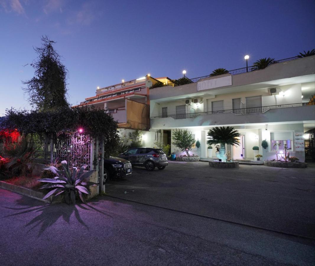 לאגו פטרייה Hotel Stefany מראה חיצוני תמונה